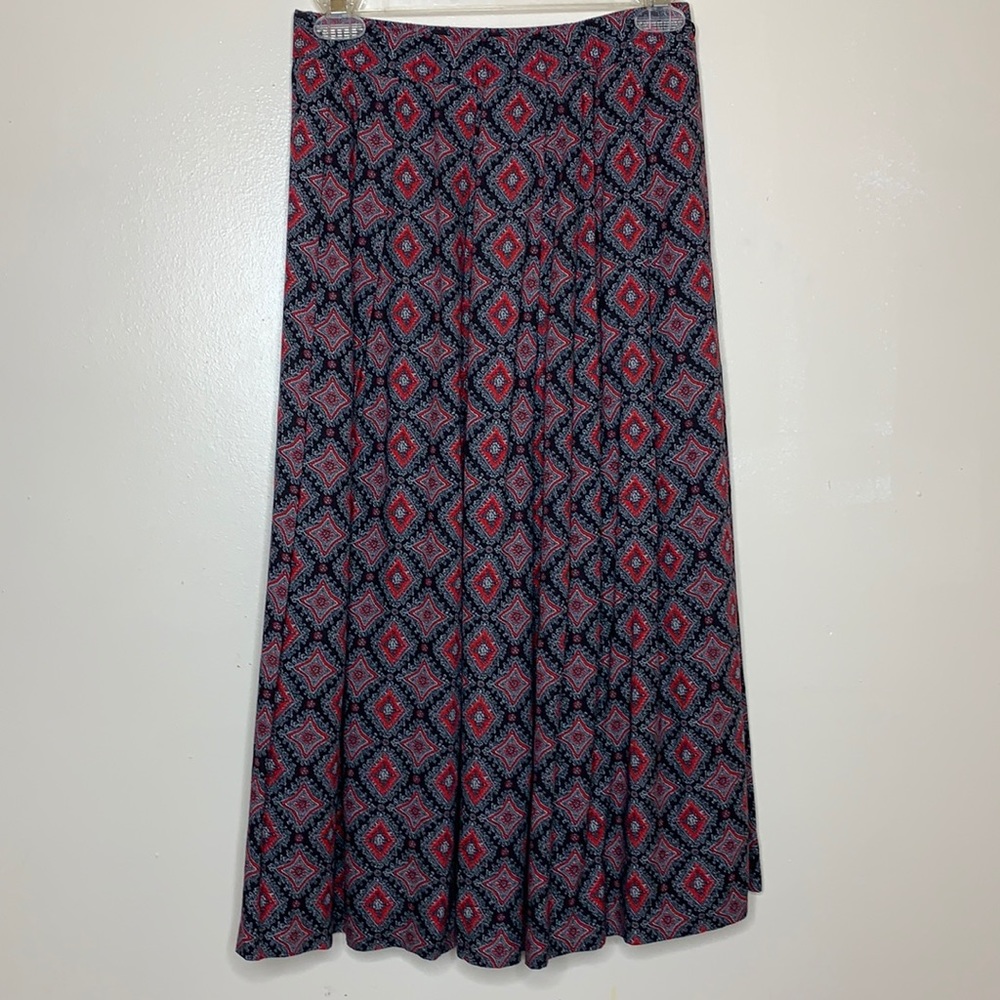 VINTAGE 100% Rayon Pleated Black, Red, & Gray MIDI Shirt, Size 12 (RUNS Small)